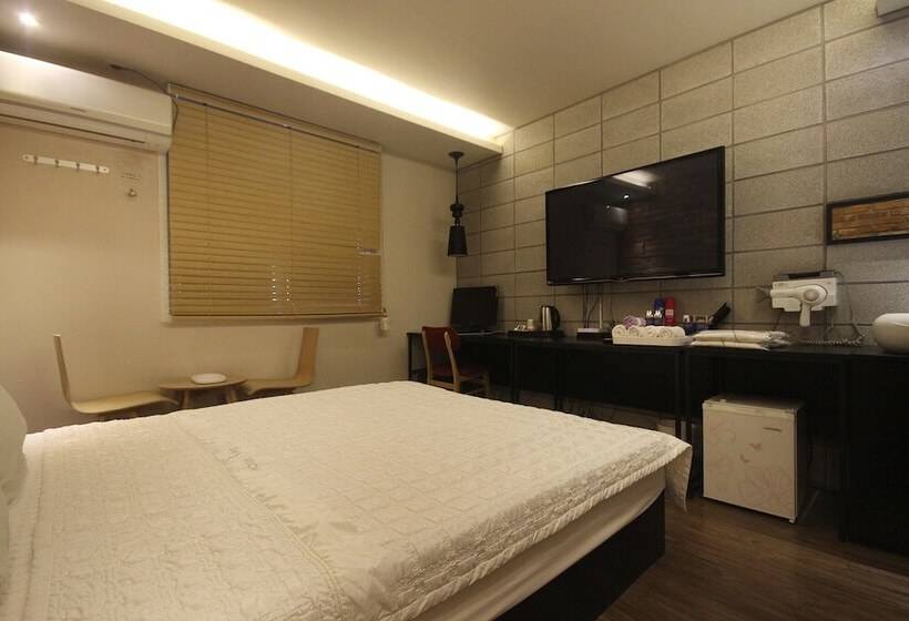 غرفة قياسية, Mvg Motel