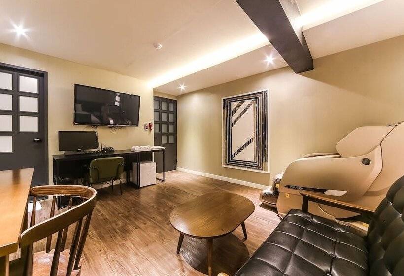 سوییت, Mvg Motel