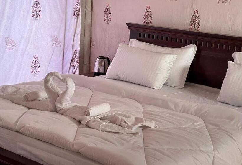 디럭스 룸, Nagina Desert Camp