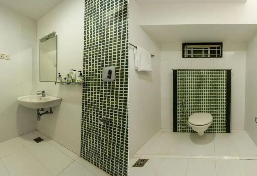 デラックスルーム, Treebo Midvalley Residence