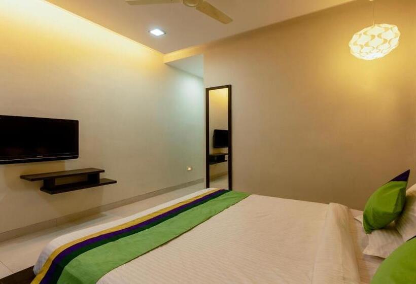 Номер Deluxe, Treebo Midvalley Residence