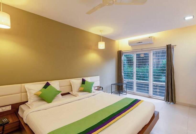 デラックスルーム, Treebo Midvalley Residence