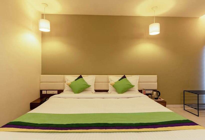 Номер Deluxe, Treebo Midvalley Residence