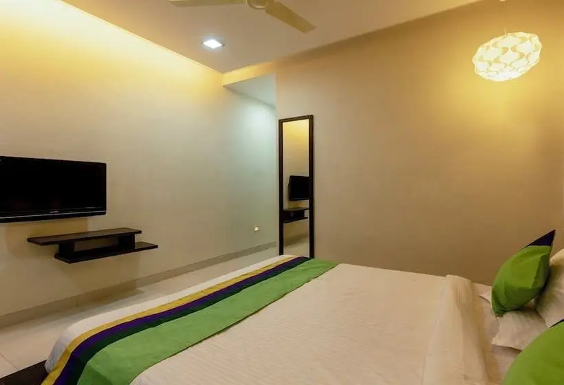 デラックスルーム, Treebo Midvalley Residence