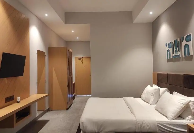 デラックスルーム, Padmini Resorts