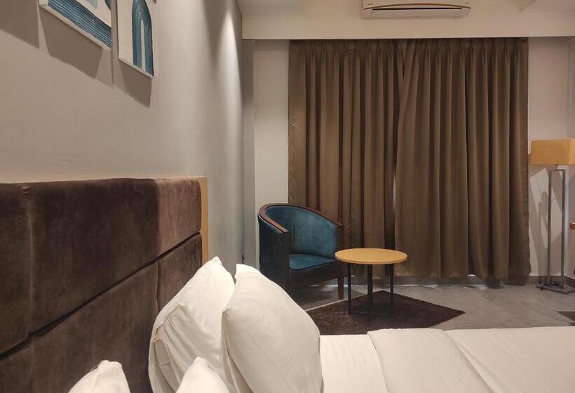 חדר סופריור עם מיטת קינג, Padmini Resorts