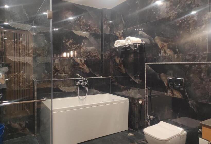 סוויטה, Padmini Resorts