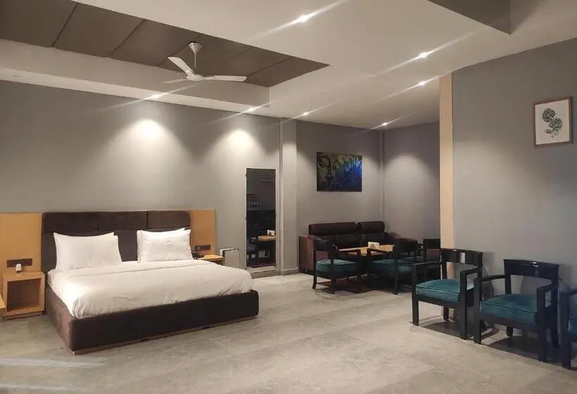 スイート, Padmini Resorts