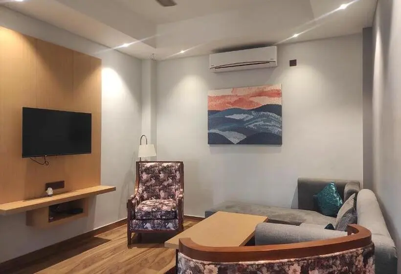 スイート, Padmini Resorts