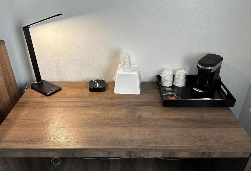 اتاق استاندارد با تخت بزرگ برای معلولان, The Copper Hotel, Surestay Collection By Best Western