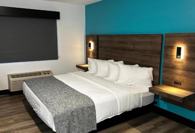 Номер Стандарт Кровать Кинг Адаптированный для Инвалидов, The Copper Hotel, Surestay Collection By Best Western