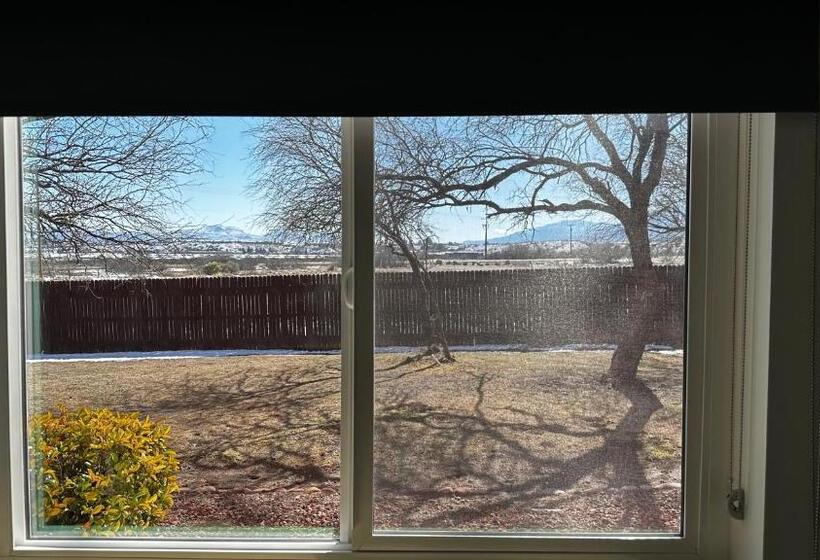 اتاق استاندارد با تخت بزرگ برای معلولان, The Copper Hotel, Surestay Collection By Best Western