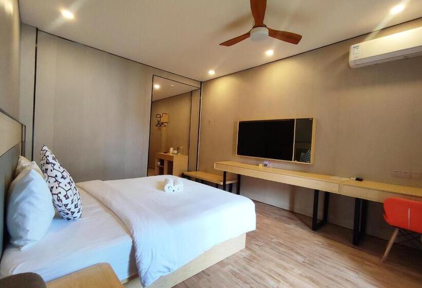 اتاق لوکس با تخت بزرگ, Abraham Bohol