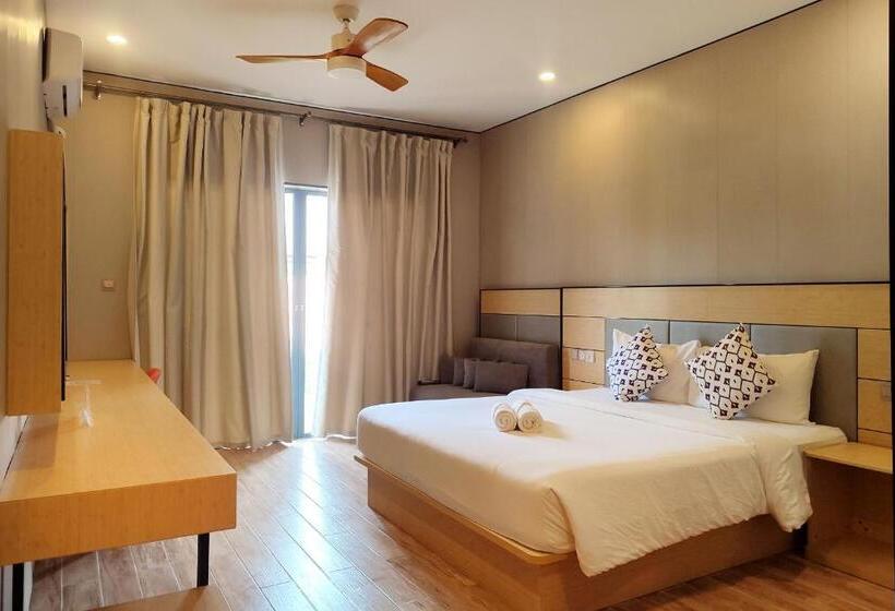 اتاق لوکس با تخت بزرگ, Abraham Bohol