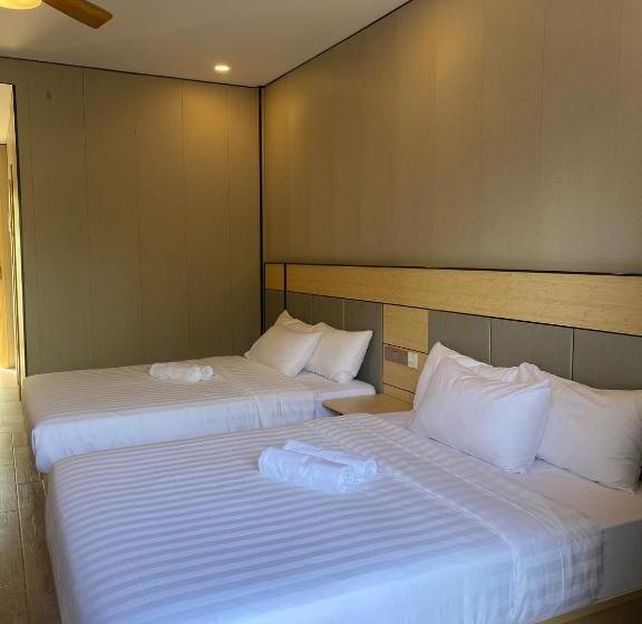 اتاق لوکس, Abraham Bohol