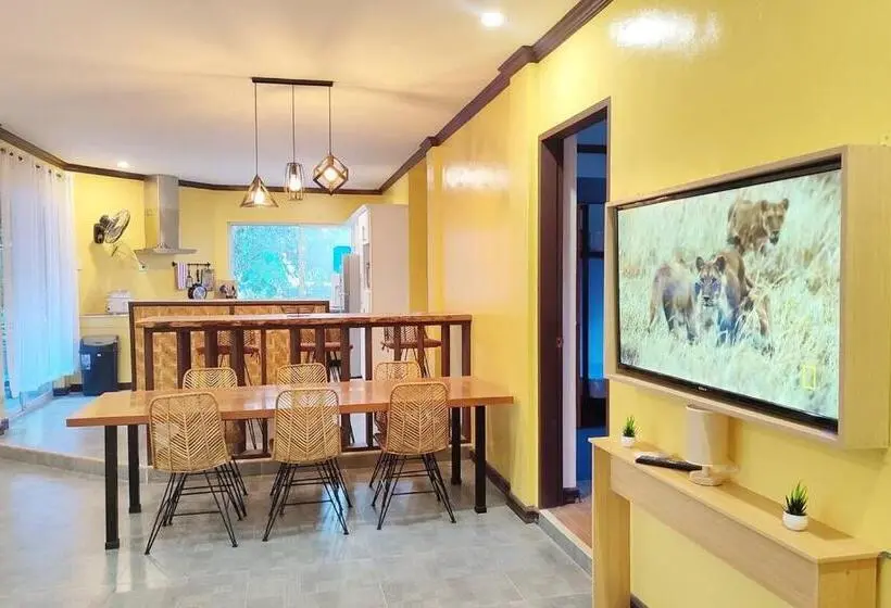 Villa 1 Makuuhuone Puutarhanäkymä, Abraham Bohol