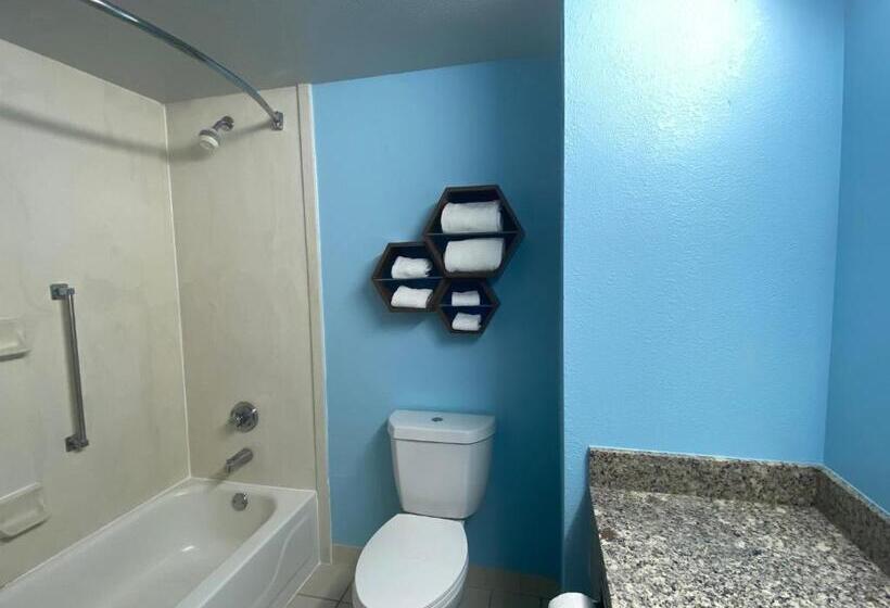 סטודיו סטנדרט, מיטה זוגית, Hometowne Studios By Red Roof Prattville