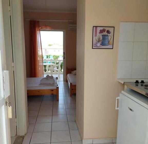 Студия Стандарт, Sunflower Apartments & Studios
