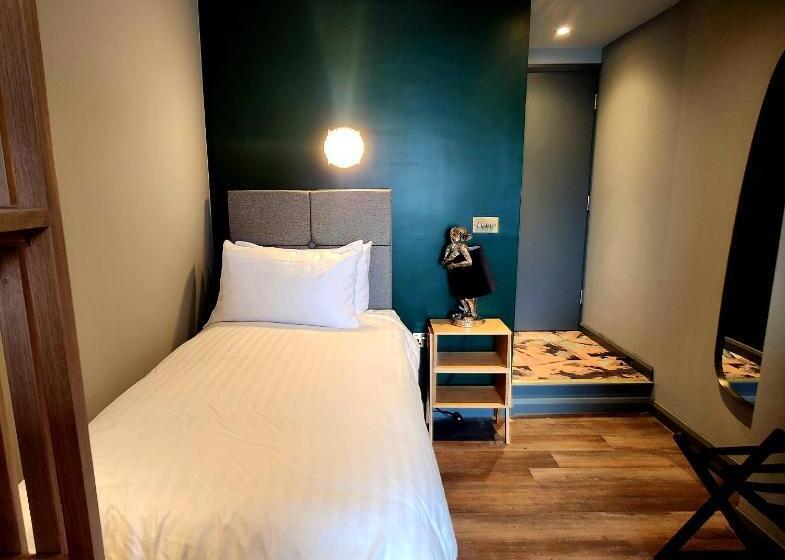 シングルデラックスルーム, Pinnacle Suites