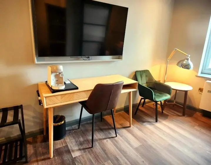 シングルデラックスルーム, Pinnacle Suites