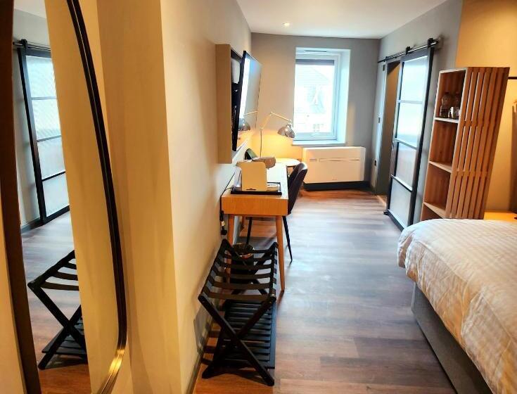 シングルデラックスルーム, Pinnacle Suites