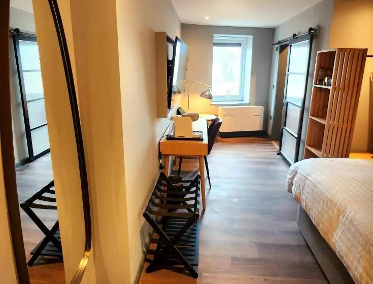 シングルデラックスルーム, Pinnacle Suites