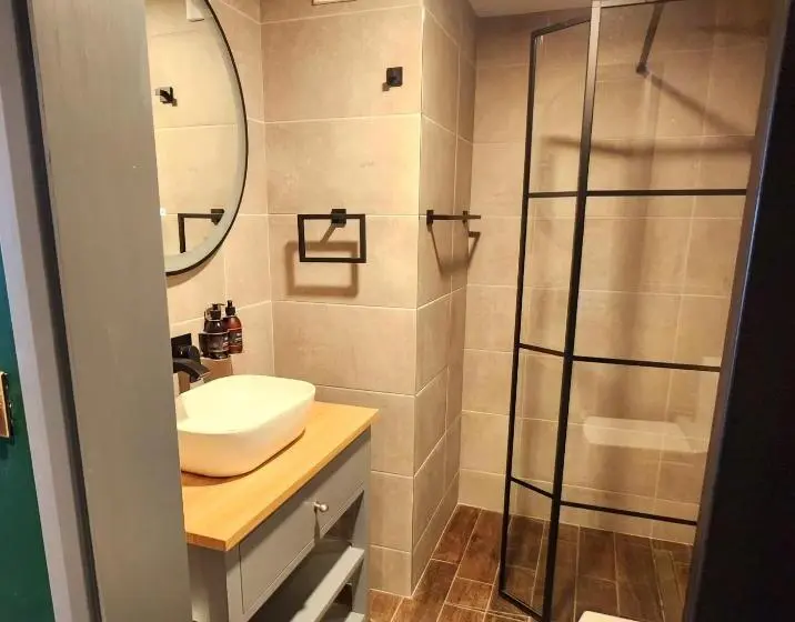 デラックスルーム, Pinnacle Suites