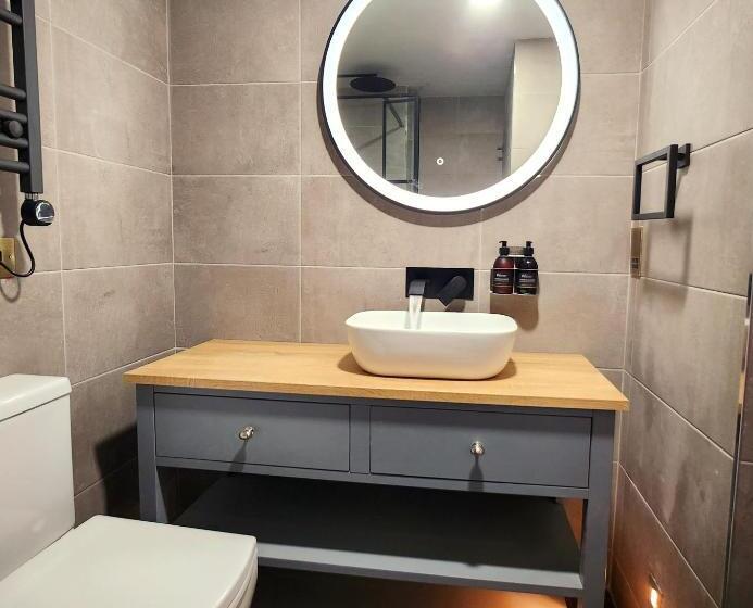 Люкс Кровать Кинг, Pinnacle Suites