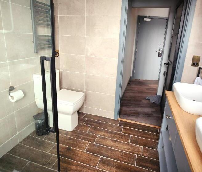 オーシャンビュースイート, Pinnacle Suites