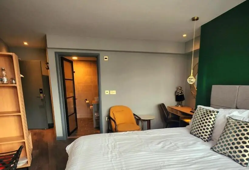 キングサイズベッドのデラックススイート, Pinnacle Suites