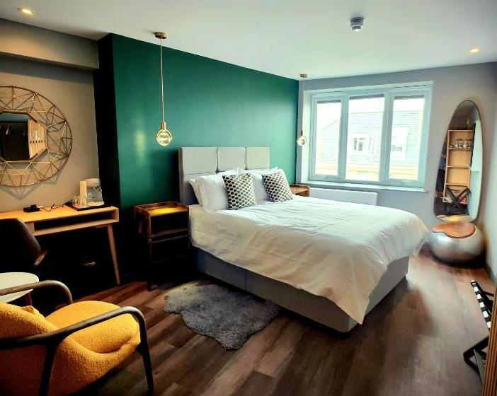 キングサイズベッドのデラックススイート, Pinnacle Suites