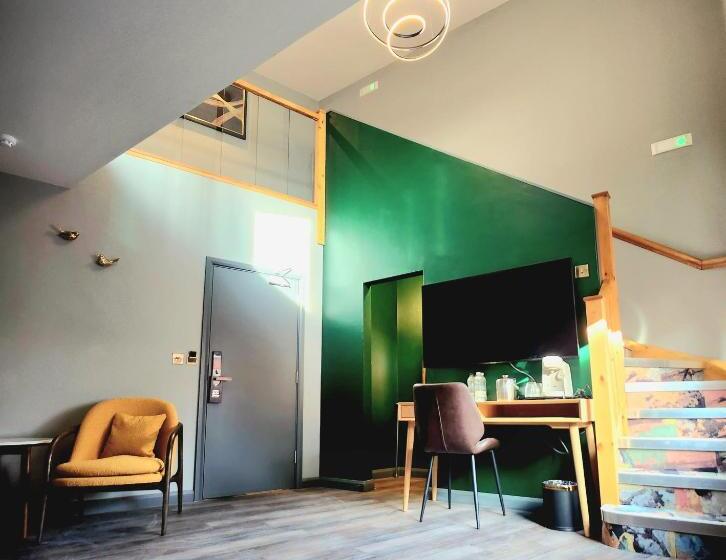 オーシャンビュースーペリアースイート, Pinnacle Suites