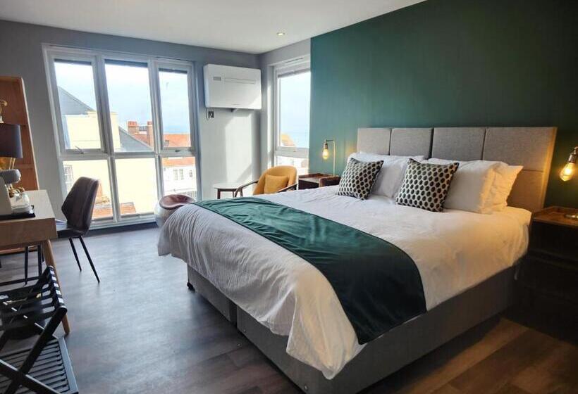 オーシャンビュースイート, Pinnacle Suites