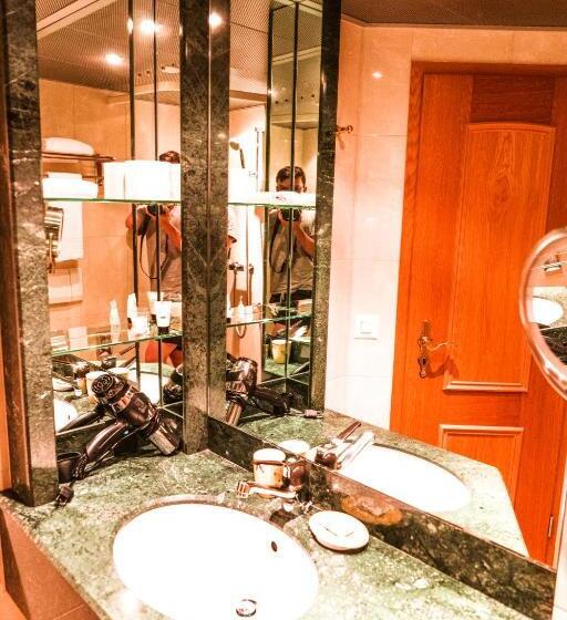 غرفة قياسية مزوَّدة بشُرفة, Hillsite Smart Hotel Flims