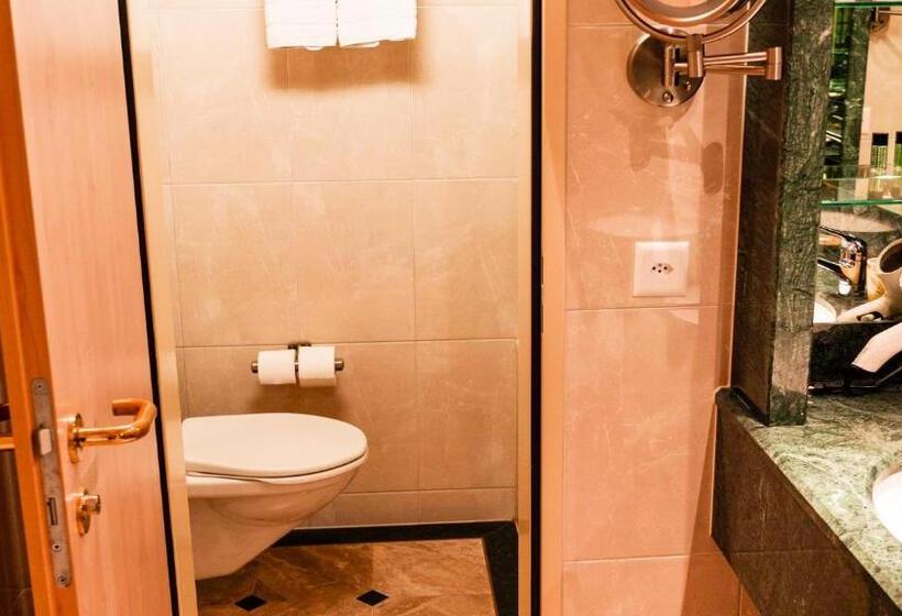 Quarto Quádruplo Standard, Hillsite Smart Hotel Flims