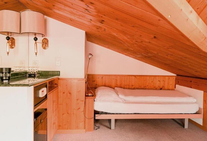 غرفة عائلية مطلّة علي الجبل, Hillsite Smart Hotel Flims