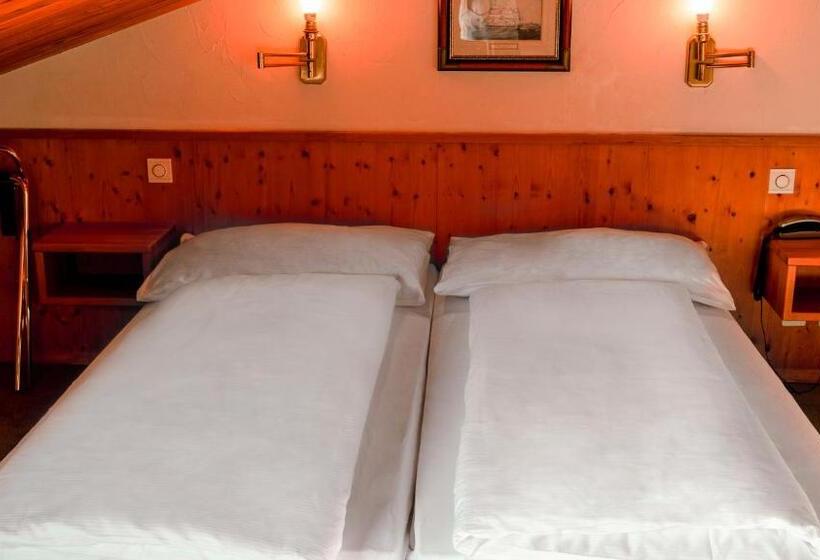 غرفة قياسية رباعية, Hillsite Smart Hotel Flims