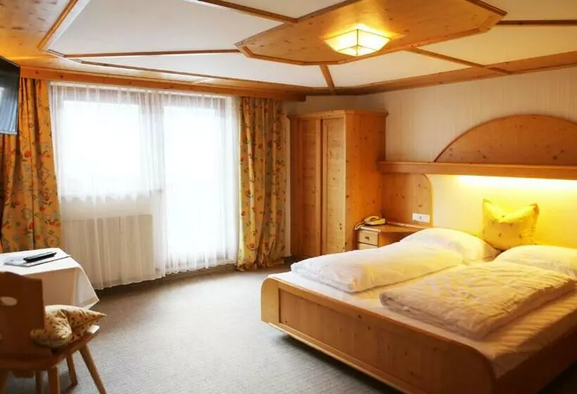 Standard-huone Parveke, Gasthof Pension Madseiterhof