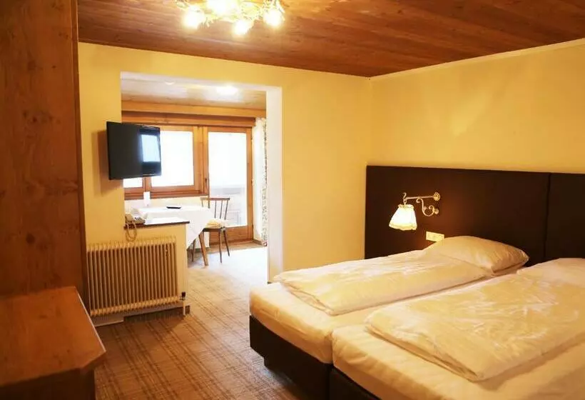 Standard-huone Parveke, Gasthof Pension Madseiterhof