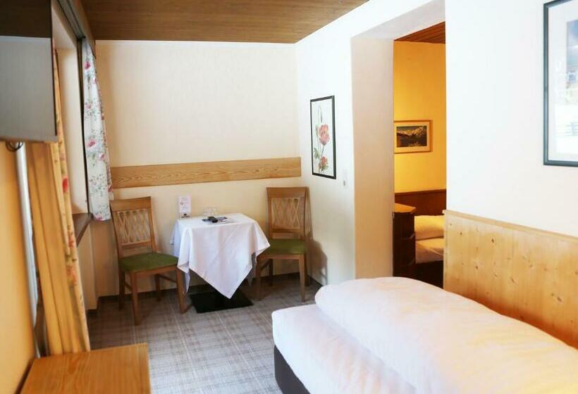 Трехместный Номер Стандарт с Балконом, Gasthof Pension Madseiterhof