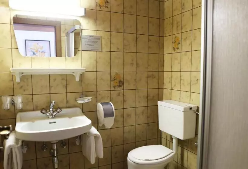 Perhehuone, Gasthof Pension Madseiterhof