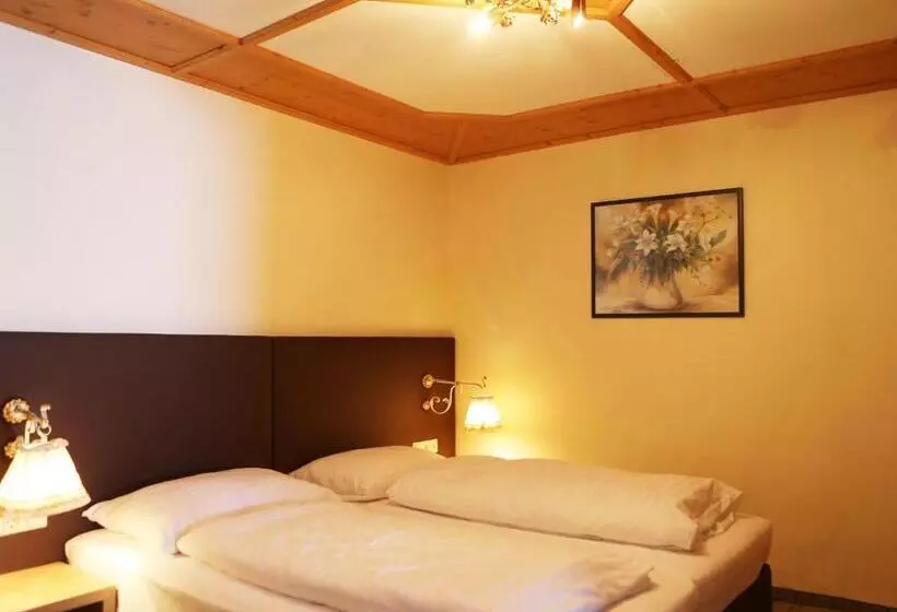 Perhehuone, Gasthof Pension Madseiterhof