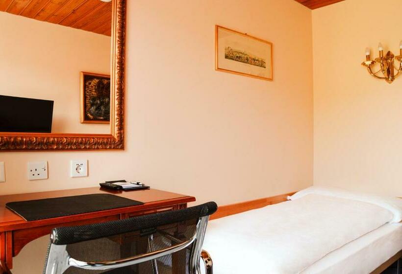 غرفة قياسية فردية مزودة بشُرفة, Hillsite Smart Hotel Flims