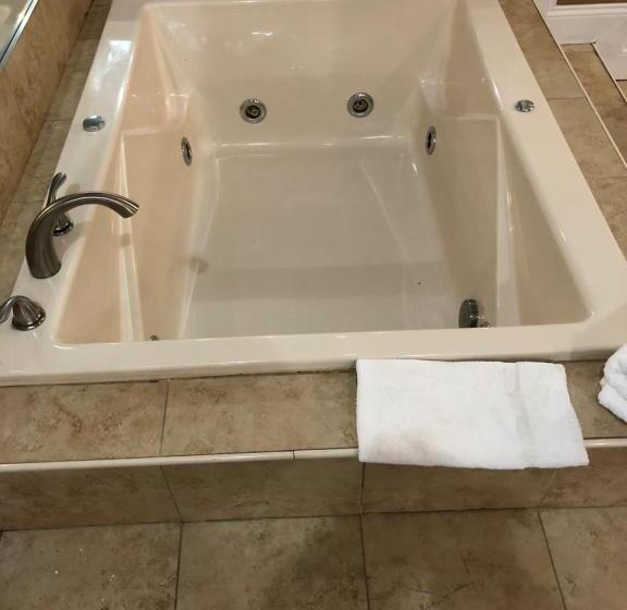 جناح سرير كينج, Inn Of The Dove Cherry Hill  Philadelphia