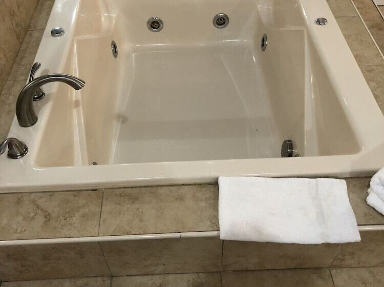 جناح ديلوكس, Inn Of The Dove Cherry Hill  Philadelphia