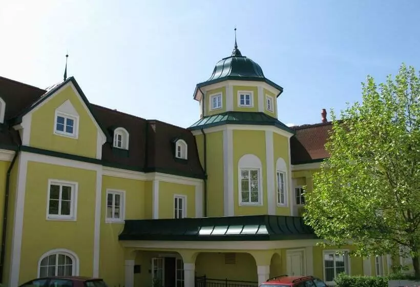 Economy Yhden Hengen Huone, Kurhaus Dr. Petershofer