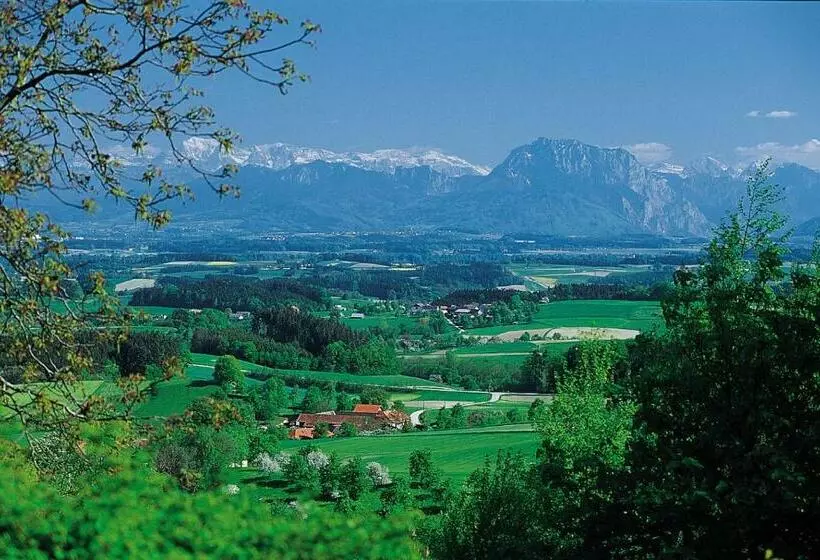 Economy Yhden Hengen Huone, Kurhaus Dr. Petershofer