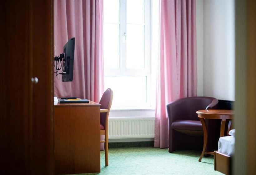 חדר אקונומי יחיד, Kurhaus Dr. Petershofer