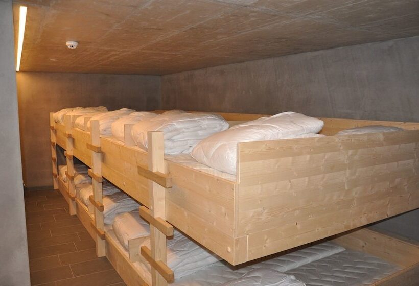 共用房间的床, Le Mayen De Colombire