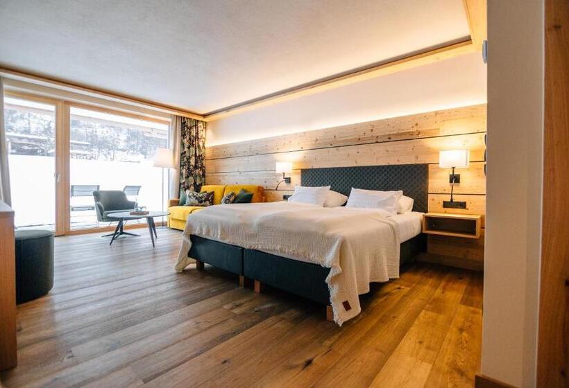 可观山景的小型套房, Natur Resort Rissbacher